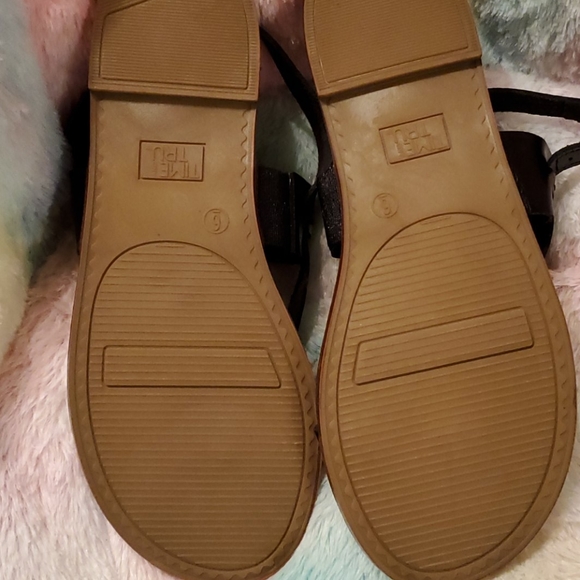 Black [time and true] sandals - Picture 2 of 5